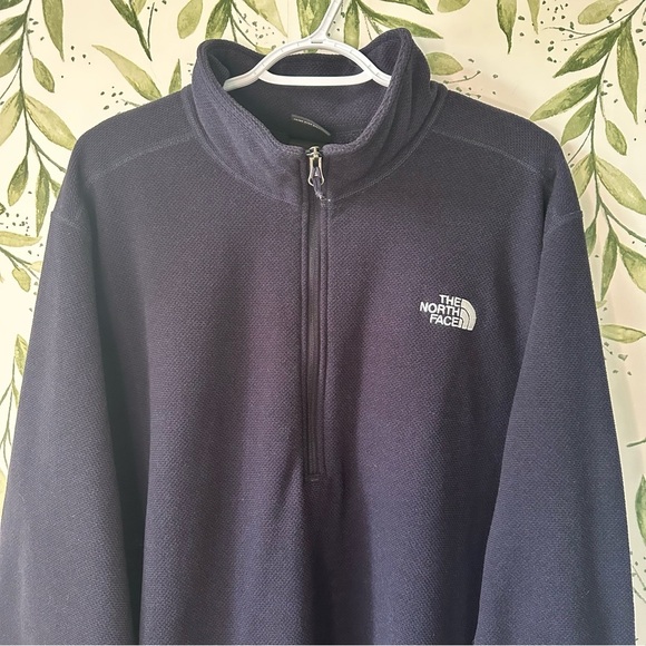 The North Face 1/2 Zip Mock Neck Fleece. Black. XXL. - Picture 2 of 8